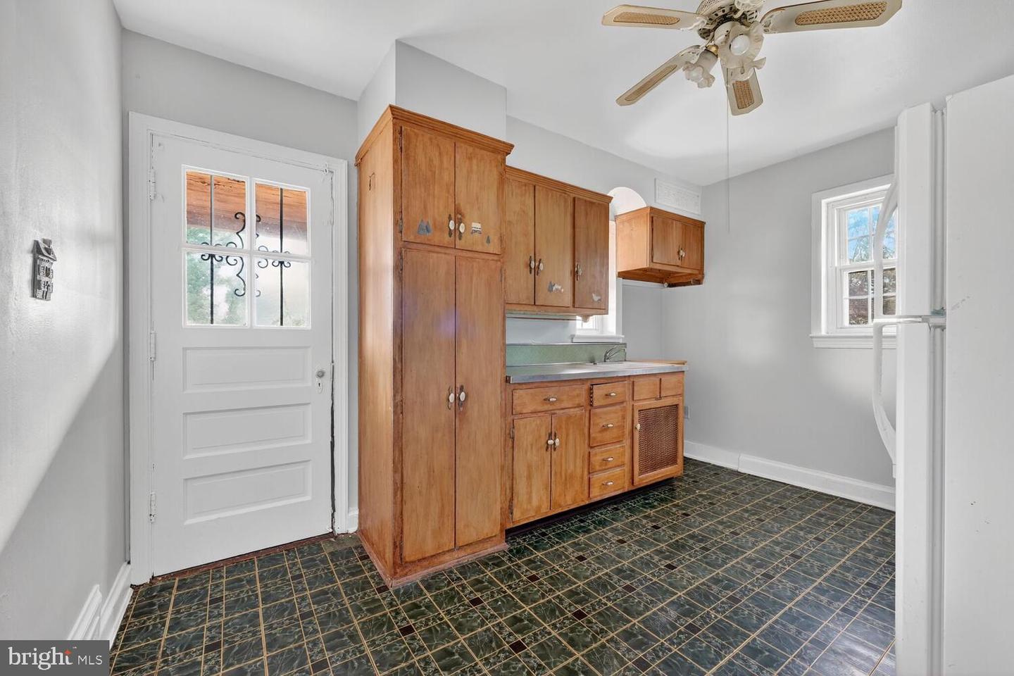 3701 CAMDEN ST SE, WASHINGTON, District Of Columbia 20020, 3 Bedrooms Bedrooms, 15 Rooms Rooms,3 BathroomsBathrooms,Residential,For sale,3701 CAMDEN ST SE,DCDC2233118 MLS # DCDC2233118