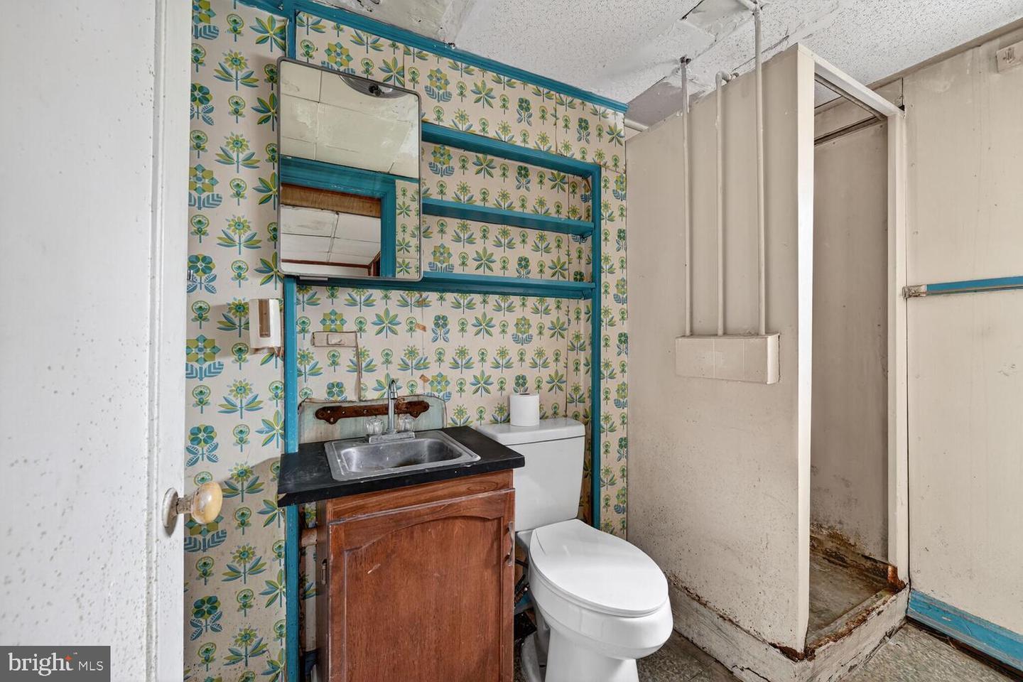 3701 CAMDEN ST SE, WASHINGTON, District Of Columbia 20020, 3 Bedrooms Bedrooms, 15 Rooms Rooms,3 BathroomsBathrooms,Residential,For sale,3701 CAMDEN ST SE,DCDC2233118 MLS # DCDC2233118