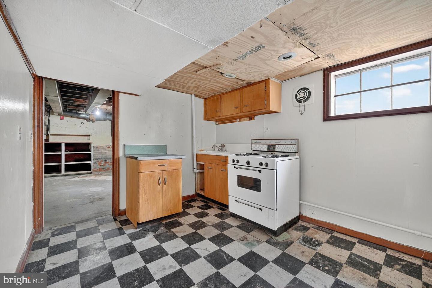 3701 CAMDEN ST SE, WASHINGTON, District Of Columbia 20020, 3 Bedrooms Bedrooms, 15 Rooms Rooms,3 BathroomsBathrooms,Residential,For sale,3701 CAMDEN ST SE,DCDC2233118 MLS # DCDC2233118