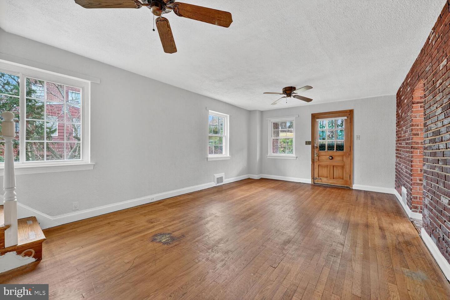 3701 CAMDEN ST SE, WASHINGTON, District Of Columbia 20020, 3 Bedrooms Bedrooms, 15 Rooms Rooms,3 BathroomsBathrooms,Residential,For sale,3701 CAMDEN ST SE,DCDC2233118 MLS # DCDC2233118