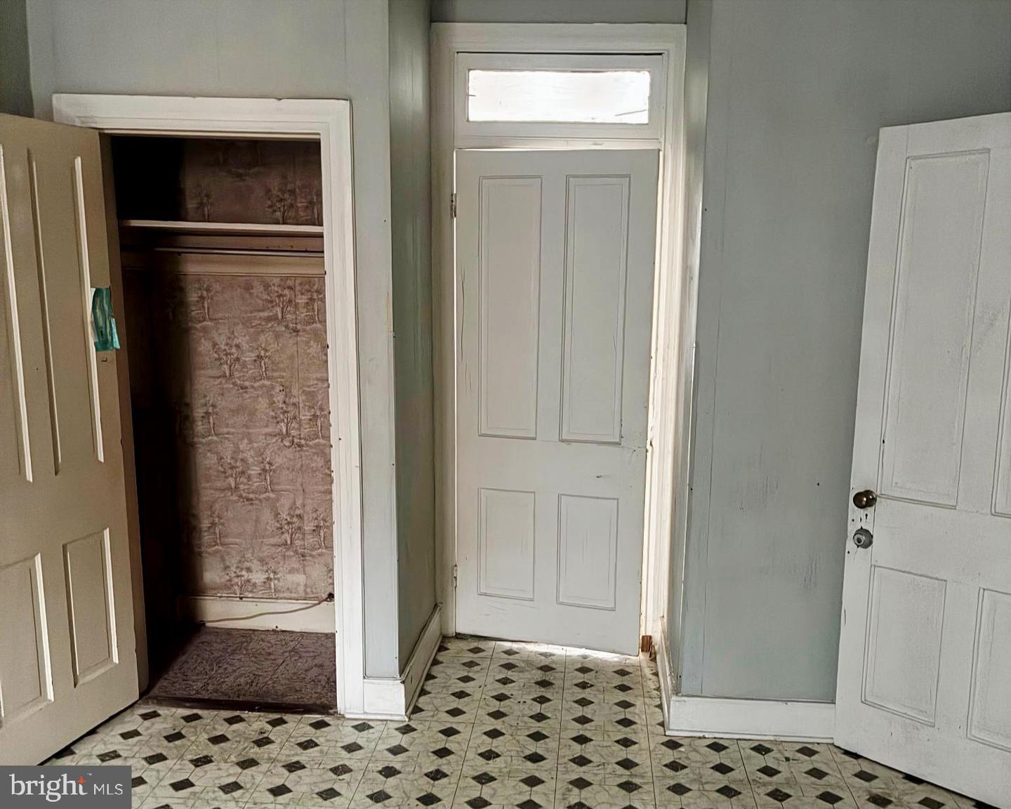 214 2ND ST SE, WASHINGTON, District Of Columbia 20003, 5 Bedrooms Bedrooms, 8 Rooms Rooms,2 BathroomsBathrooms,Residential,For sale,214 2ND ST SE,DCDC2211554 MLS # DCDC2211554