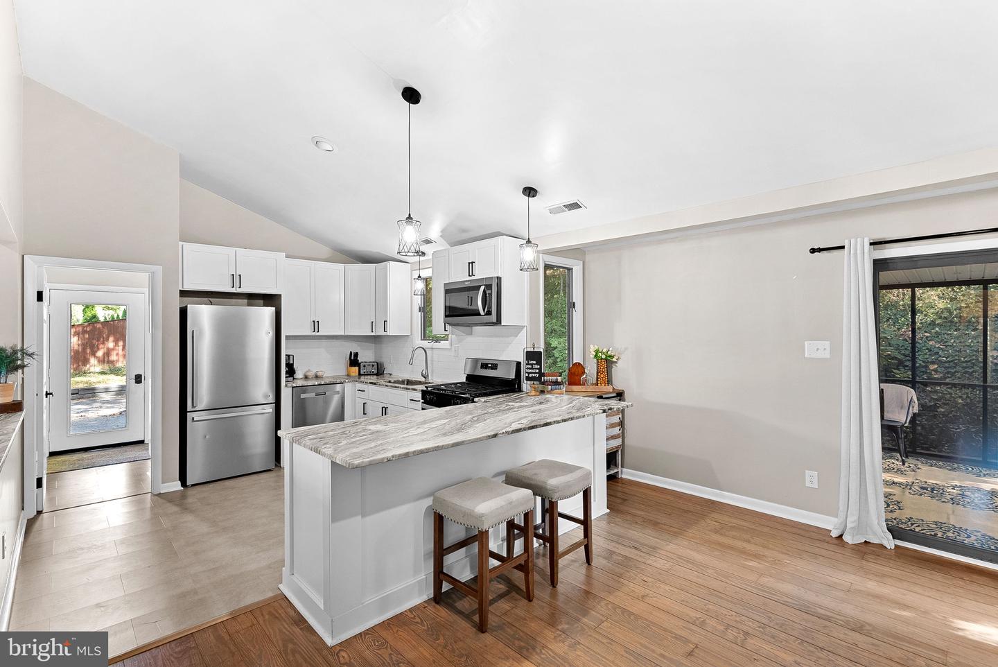 862 CARRIER DR, STRASBURG, Virginia 22657, 3 Bedrooms Bedrooms, ,2 BathroomsBathrooms,Residential,For sale,862 CARRIER DR,VASH2012694 MLS # VASH2012694