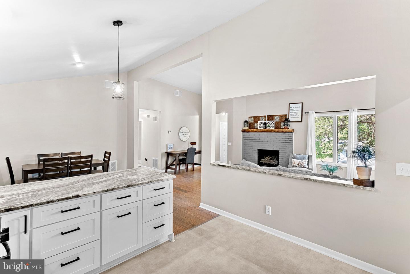 862 CARRIER DR, STRASBURG, Virginia 22657, 3 Bedrooms Bedrooms, ,2 BathroomsBathrooms,Residential,For sale,862 CARRIER DR,VASH2012694 MLS # VASH2012694