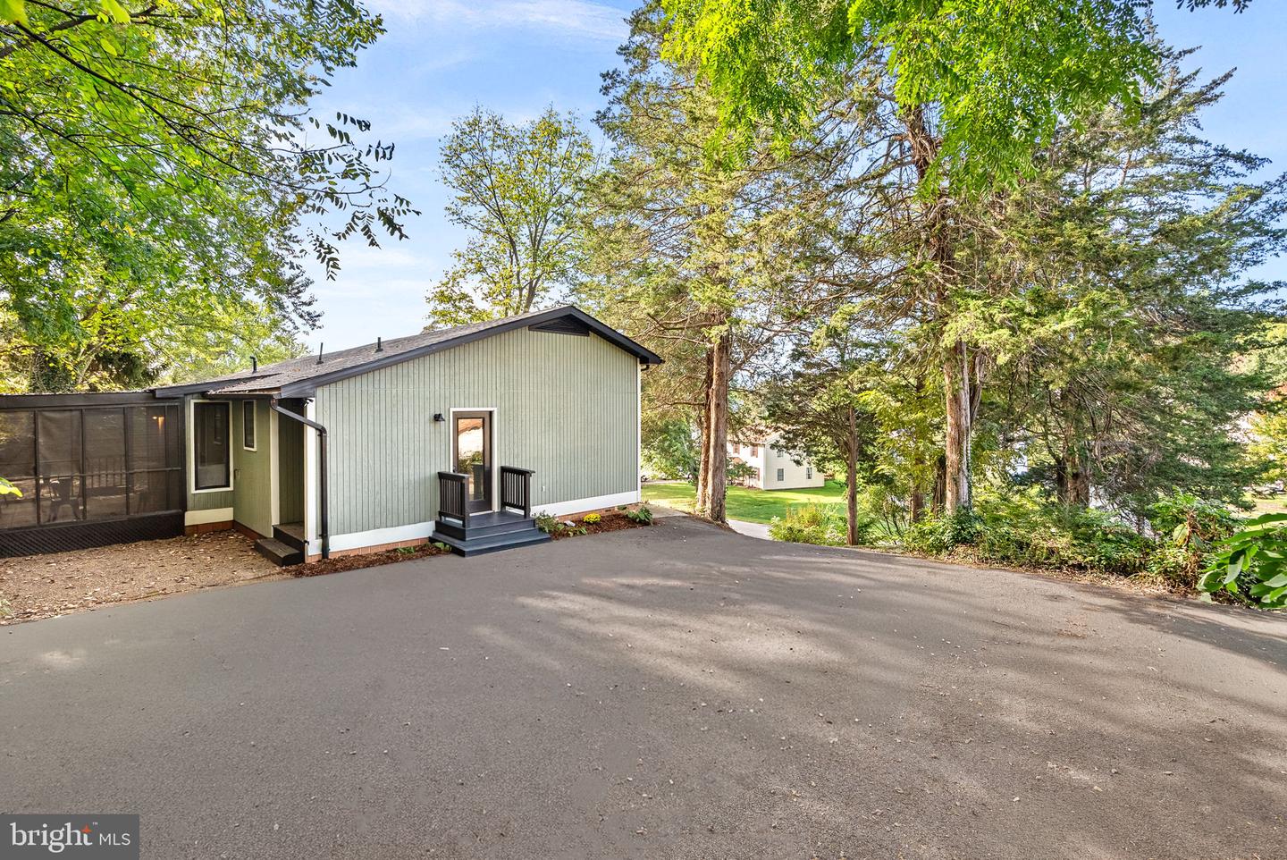 862 CARRIER DR, STRASBURG, Virginia 22657, 3 Bedrooms Bedrooms, ,2 BathroomsBathrooms,Residential,For sale,862 CARRIER DR,VASH2012694 MLS # VASH2012694