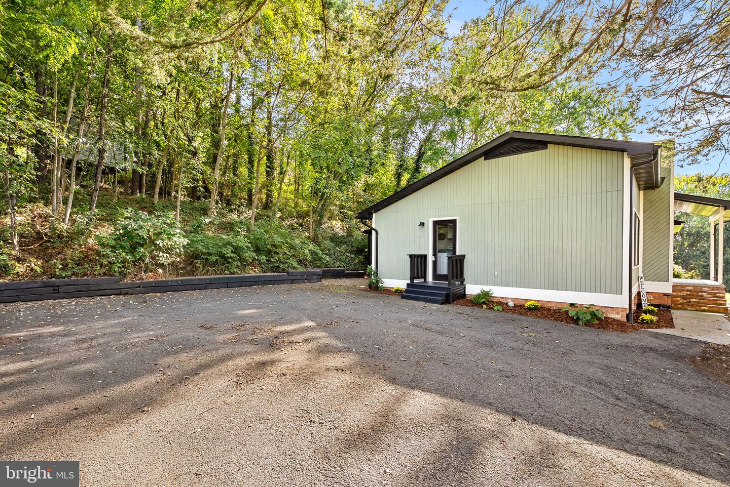 862 CARRIER DR, STRASBURG, Virginia 22657, 3 Bedrooms Bedrooms, ,2 BathroomsBathrooms,Residential,For sale,862 CARRIER DR,VASH2012694 MLS # VASH2012694