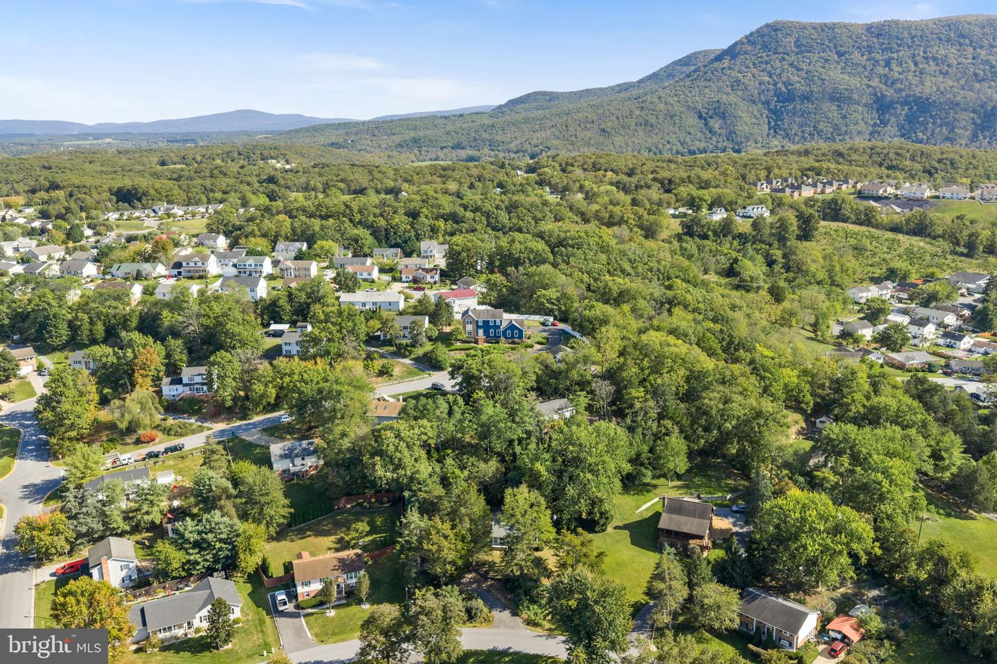 862 CARRIER DR, STRASBURG, Virginia 22657, 3 Bedrooms Bedrooms, ,2 BathroomsBathrooms,Residential,For sale,862 CARRIER DR,VASH2012694 MLS # VASH2012694