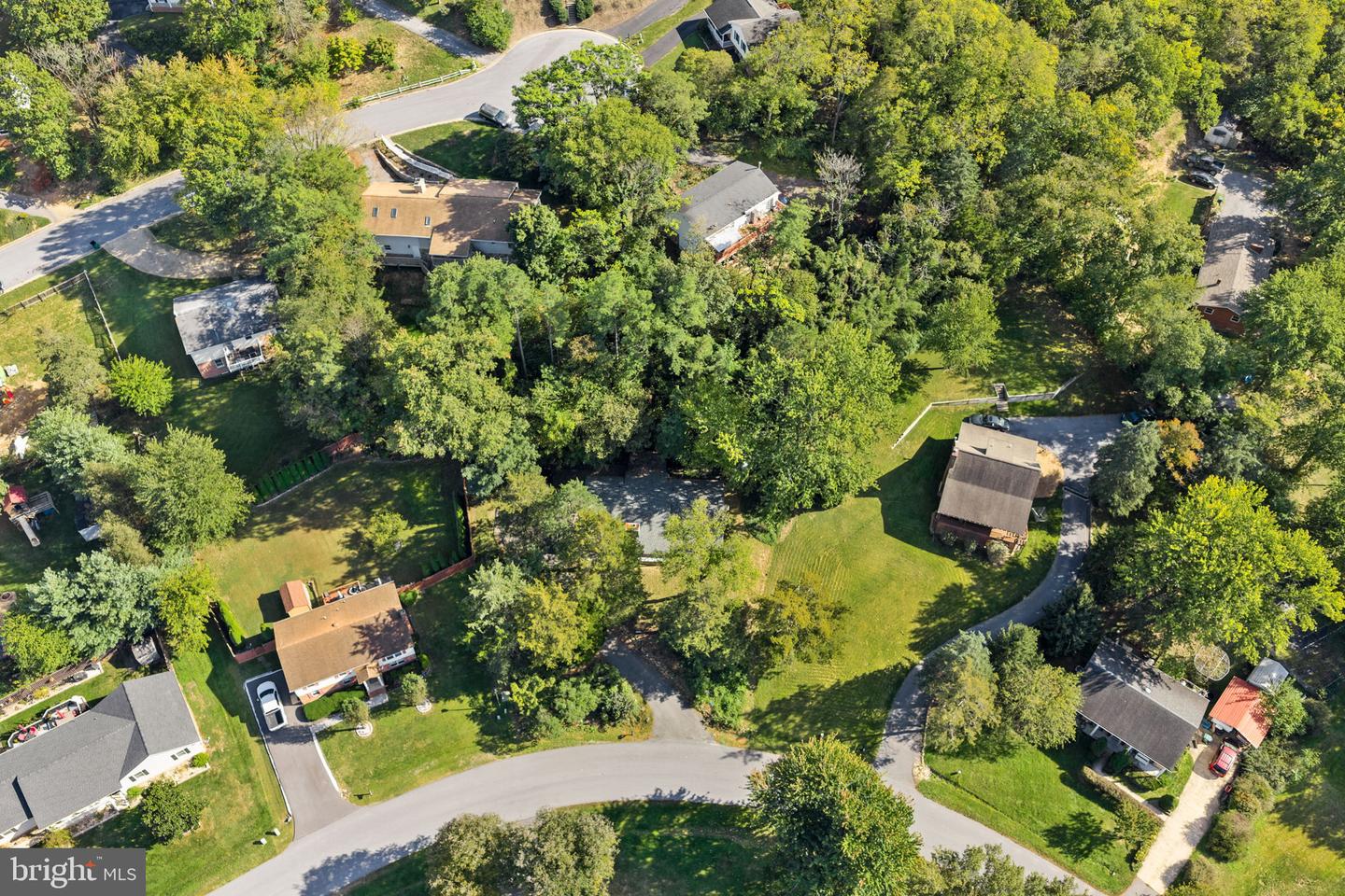 862 CARRIER DR, STRASBURG, Virginia 22657, 3 Bedrooms Bedrooms, ,2 BathroomsBathrooms,Residential,For sale,862 CARRIER DR,VASH2012694 MLS # VASH2012694