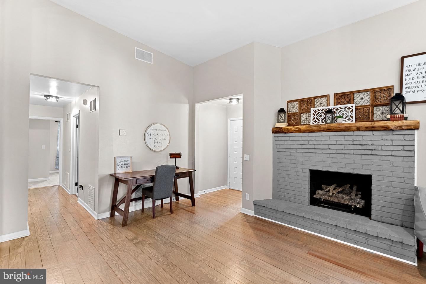 862 CARRIER DR, STRASBURG, Virginia 22657, 3 Bedrooms Bedrooms, ,2 BathroomsBathrooms,Residential,For sale,862 CARRIER DR,VASH2012694 MLS # VASH2012694