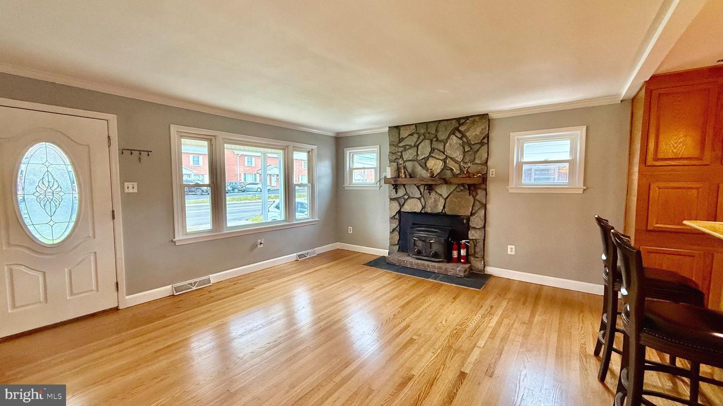 2250 ROOSEVELT BLVD, WINCHESTER, Virginia 22601, 6 Bedrooms Bedrooms, ,3 BathroomsBathrooms,Residential,For sale,2250 ROOSEVELT BLVD,VAWI2009326 MLS # VAWI2009326