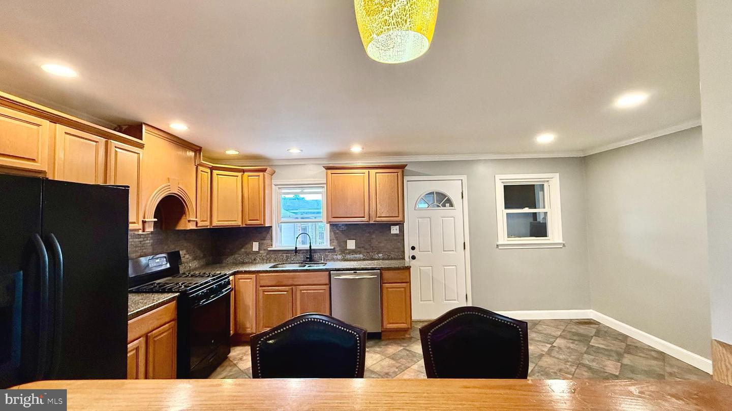 2250 ROOSEVELT BLVD, WINCHESTER, Virginia 22601, 6 Bedrooms Bedrooms, ,3 BathroomsBathrooms,Residential,For sale,2250 ROOSEVELT BLVD,VAWI2009326 MLS # VAWI2009326