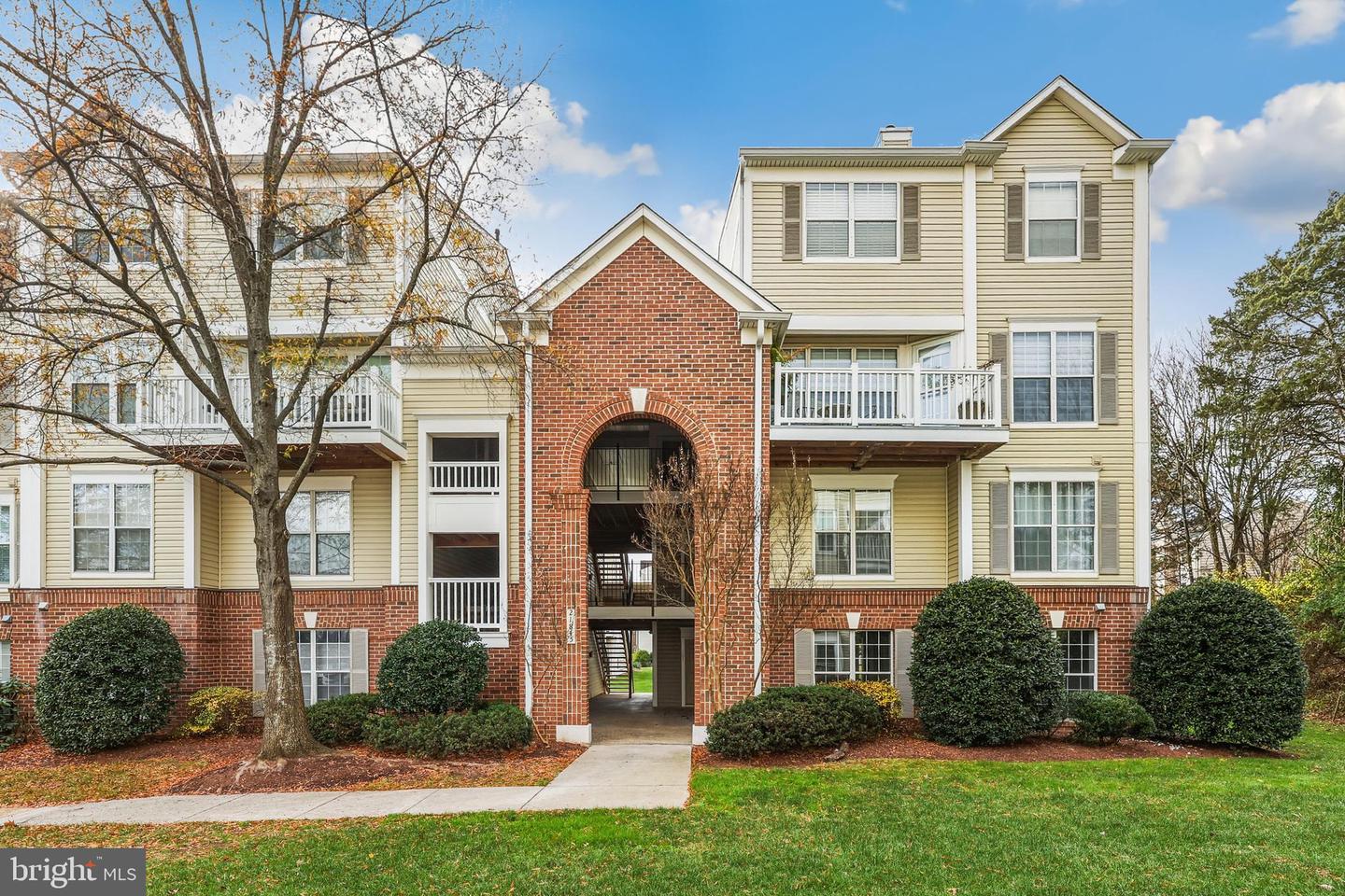 21845 BALDWIN SQ #101, STERLING, Virginia 20164, 2 Bedrooms Bedrooms, ,2 BathroomsBathrooms,Residential,For sale,21845 BALDWIN SQ #101,VALO2111302 MLS # VALO2111302 21845 BALDWIN SQ #101, STERLING, Virginia 20164, 2 Bedrooms Bedrooms, ,2 BathroomsBathrooms,Residential,For sale,21845 BALDWIN SQ #101,VALO2111302 MLS # VALO2111302