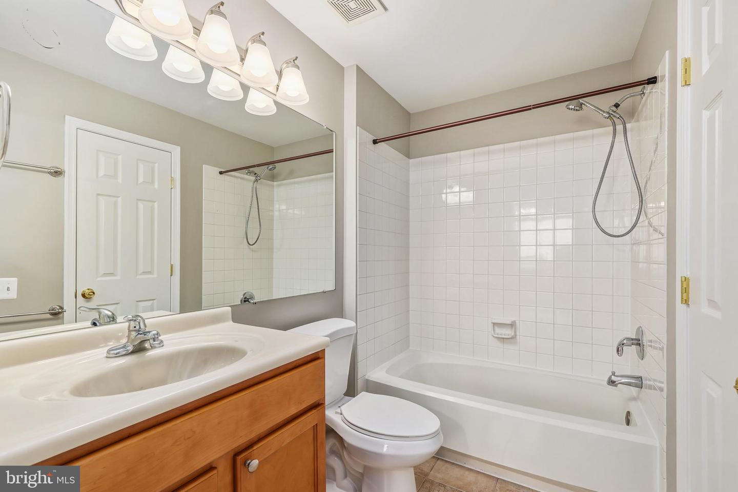 21845 BALDWIN SQ #101, STERLING, Virginia 20164, 2 Bedrooms Bedrooms, ,2 BathroomsBathrooms,Residential,For sale,21845 BALDWIN SQ #101,VALO2111302 MLS # VALO2111302 21845 BALDWIN SQ #101, STERLING, Virginia 20164, 2 Bedrooms Bedrooms, ,2 BathroomsBathrooms,Residential,For sale,21845 BALDWIN SQ #101,VALO2111302 MLS # VALO2111302