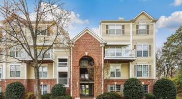 21845 BALDWIN SQ #101, STERLING, Virginia 20164, 2 Bedrooms Bedrooms, ,2 BathroomsBathrooms,Residential,For sale,21845 BALDWIN SQ #101,VALO2111302 MLS # VALO2111302