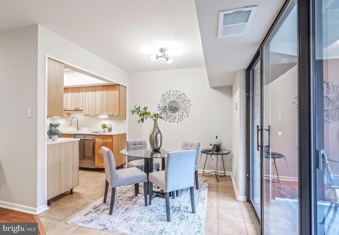 11657 STONEVIEW SQ #97/22C, RESTON, Virginia 20191, 3 Bedrooms Bedrooms, ,2 BathroomsBathrooms,Residential,For sale,11657 STONEVIEW SQ #97/22C,VAFX2279736 MLS # VAFX2279736 11657 STONEVIEW SQ #97/22C, RESTON, Virginia 20191, 3 Bedrooms Bedrooms, ,2 BathroomsBathrooms,Residential,For sale,11657 STONEVIEW SQ #97/22C,VAFX2279736 MLS # VAFX2279736