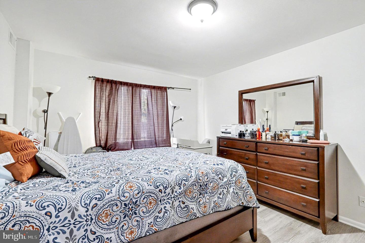 5340 HOLMES RUN PKWY #1118, ALEXANDRIA, Virginia 22304, 2 Bedrooms Bedrooms, ,1 BathroomBathrooms,Residential,For sale,5340 HOLMES RUN PKWY #1118,VAAX2052050 MLS # VAAX2052050 5340 HOLMES RUN PKWY #1118, ALEXANDRIA, Virginia 22304, 2 Bedrooms Bedrooms, ,1 BathroomBathrooms,Residential,For sale,5340 HOLMES RUN PKWY #1118,VAAX2052050 MLS # VAAX2052050