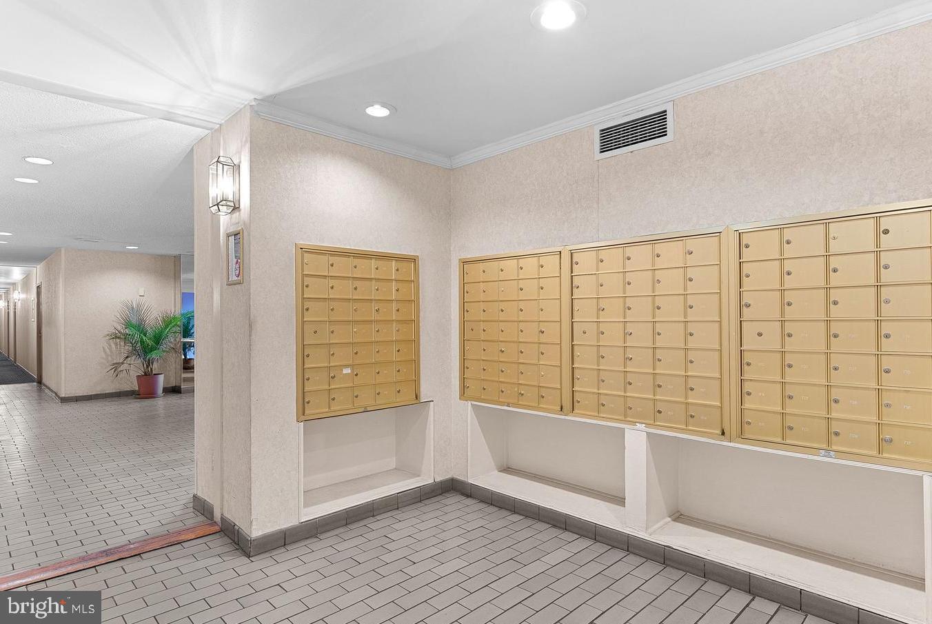 5340 HOLMES RUN PKWY #1118, ALEXANDRIA, Virginia 22304, 2 Bedrooms Bedrooms, ,1 BathroomBathrooms,Residential,For sale,5340 HOLMES RUN PKWY #1118,VAAX2052050 MLS # VAAX2052050 5340 HOLMES RUN PKWY #1118, ALEXANDRIA, Virginia 22304, 2 Bedrooms Bedrooms, ,1 BathroomBathrooms,Residential,For sale,5340 HOLMES RUN PKWY #1118,VAAX2052050 MLS # VAAX2052050