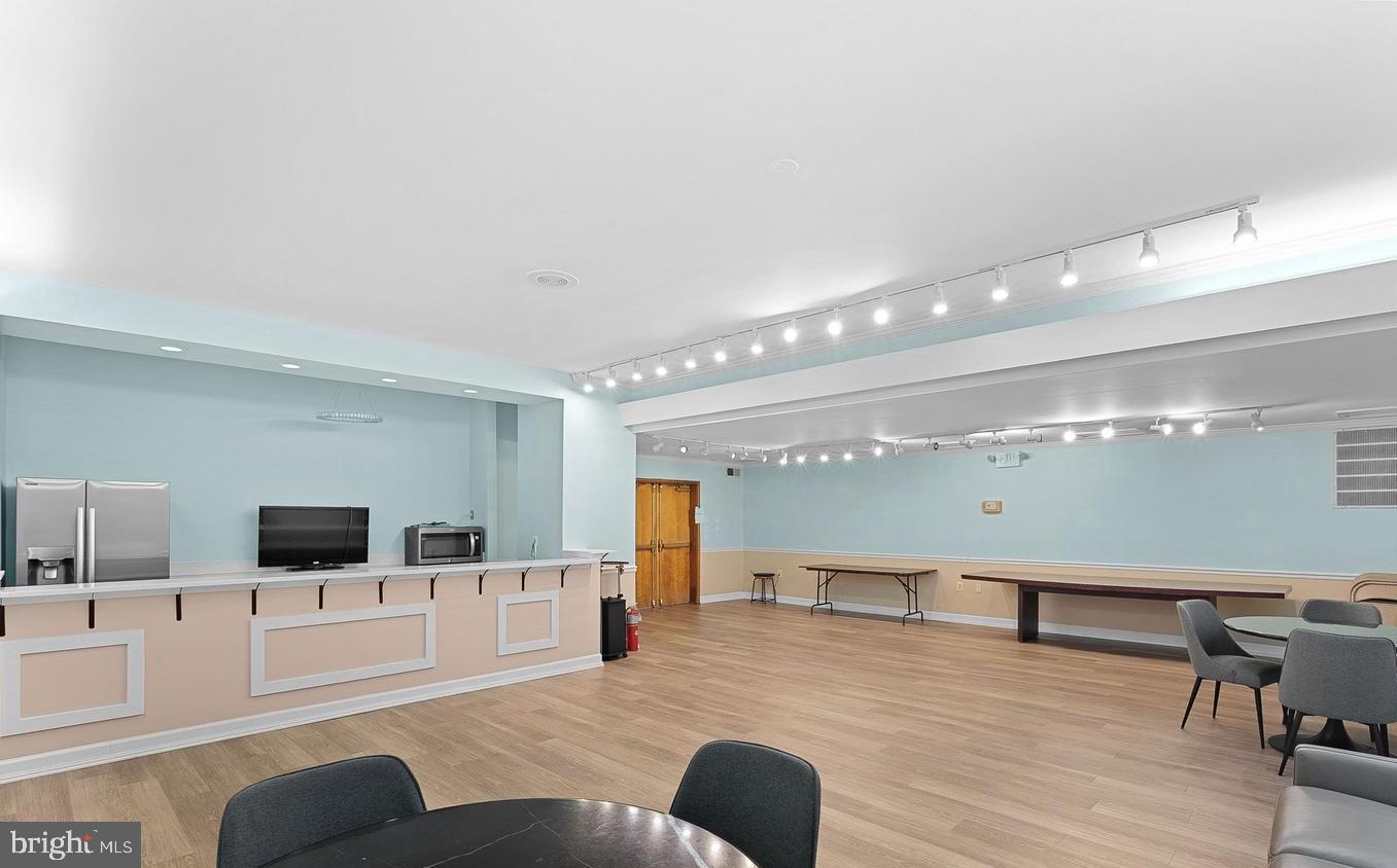 5340 HOLMES RUN PKWY #1118, ALEXANDRIA, Virginia 22304, 2 Bedrooms Bedrooms, ,1 BathroomBathrooms,Residential,For sale,5340 HOLMES RUN PKWY #1118,VAAX2052050 MLS # VAAX2052050 5340 HOLMES RUN PKWY #1118, ALEXANDRIA, Virginia 22304, 2 Bedrooms Bedrooms, ,1 BathroomBathrooms,Residential,For sale,5340 HOLMES RUN PKWY #1118,VAAX2052050 MLS # VAAX2052050