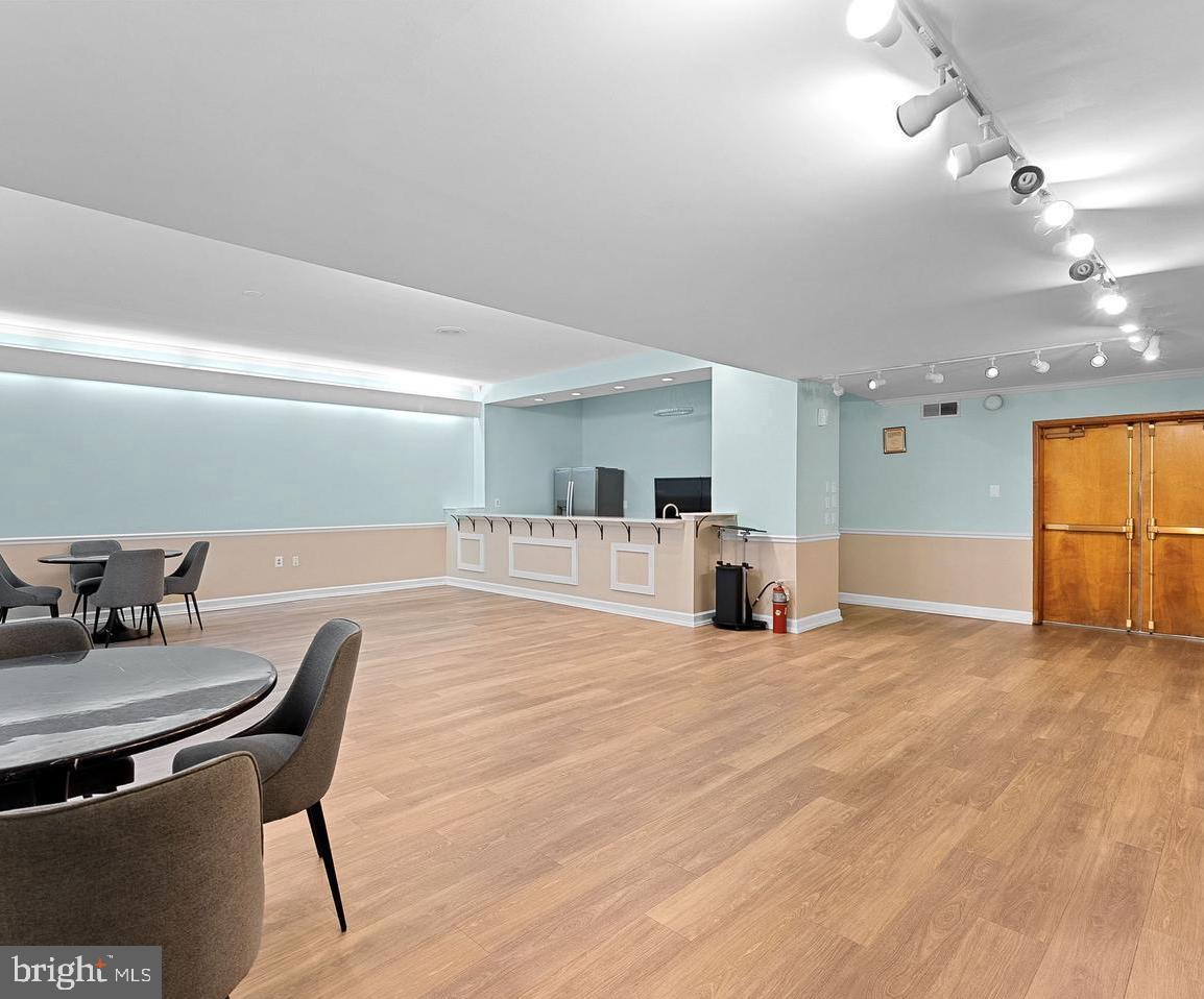 5340 HOLMES RUN PKWY #1118, ALEXANDRIA, Virginia 22304, 2 Bedrooms Bedrooms, ,1 BathroomBathrooms,Residential,For sale,5340 HOLMES RUN PKWY #1118,VAAX2052050 MLS # VAAX2052050 5340 HOLMES RUN PKWY #1118, ALEXANDRIA, Virginia 22304, 2 Bedrooms Bedrooms, ,1 BathroomBathrooms,Residential,For sale,5340 HOLMES RUN PKWY #1118,VAAX2052050 MLS # VAAX2052050