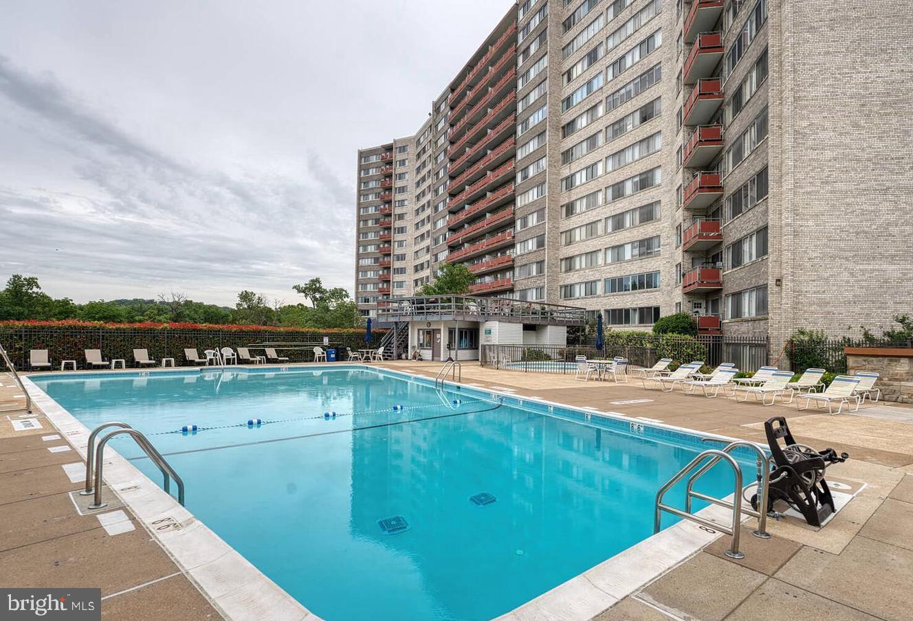 5340 HOLMES RUN PKWY #1118, ALEXANDRIA, Virginia 22304, 2 Bedrooms Bedrooms, ,1 BathroomBathrooms,Residential,For sale,5340 HOLMES RUN PKWY #1118,VAAX2052050 MLS # VAAX2052050 5340 HOLMES RUN PKWY #1118, ALEXANDRIA, Virginia 22304, 2 Bedrooms Bedrooms, ,1 BathroomBathrooms,Residential,For sale,5340 HOLMES RUN PKWY #1118,VAAX2052050 MLS # VAAX2052050