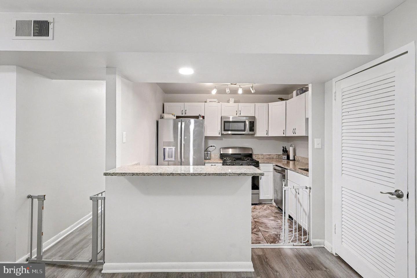 5340 HOLMES RUN PKWY #1118, ALEXANDRIA, Virginia 22304, 2 Bedrooms Bedrooms, ,1 BathroomBathrooms,Residential,For sale,5340 HOLMES RUN PKWY #1118,VAAX2052050 MLS # VAAX2052050 5340 HOLMES RUN PKWY #1118, ALEXANDRIA, Virginia 22304, 2 Bedrooms Bedrooms, ,1 BathroomBathrooms,Residential,For sale,5340 HOLMES RUN PKWY #1118,VAAX2052050 MLS # VAAX2052050