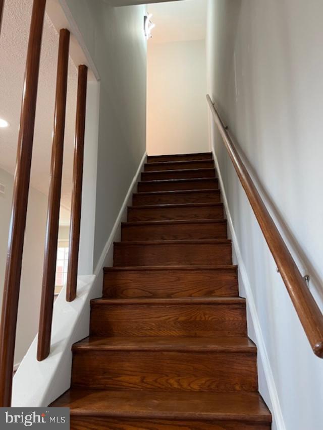 2226 MARY BALDWIN DR, ALEXANDRIA, Virginia 22307, 3 Bedrooms Bedrooms, ,3 BathroomsBathrooms,Residential,For sale,2226 MARY BALDWIN DR,VAFX2280612 MLS # VAFX2280612