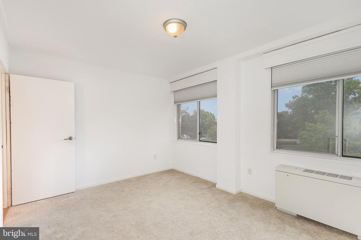 6641 WAKEFIELD DR #317, ALEXANDRIA, Virginia 22307, 2 Bedrooms Bedrooms, ,1 BathroomBathrooms,Residential,For sale,6641 WAKEFIELD DR #317,VAFX2280640 MLS # VAFX2280640