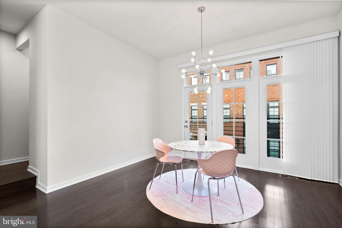 7509 SAWYER FARM WAY #2002, MCLEAN, Virginia 22102, 4 Bedrooms Bedrooms, ,3 BathroomsBathrooms,Residential,For sale,7509 SAWYER FARM WAY #2002,VAFX2280644 MLS # VAFX2280644