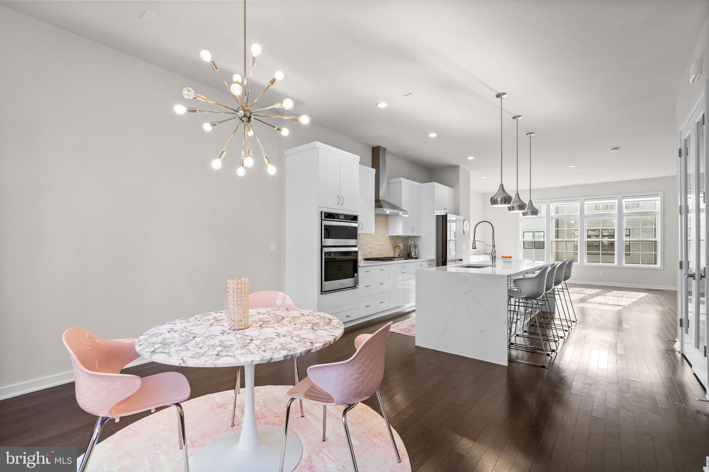 7509 SAWYER FARM WAY #2002, MCLEAN, Virginia 22102, 4 Bedrooms Bedrooms, ,3 BathroomsBathrooms,Residential,For sale,7509 SAWYER FARM WAY #2002,VAFX2280644 MLS # VAFX2280644