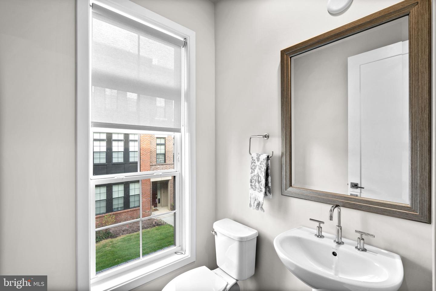 7509 SAWYER FARM WAY #2002, MCLEAN, Virginia 22102, 4 Bedrooms Bedrooms, ,3 BathroomsBathrooms,Residential,For sale,7509 SAWYER FARM WAY #2002,VAFX2280644 MLS # VAFX2280644