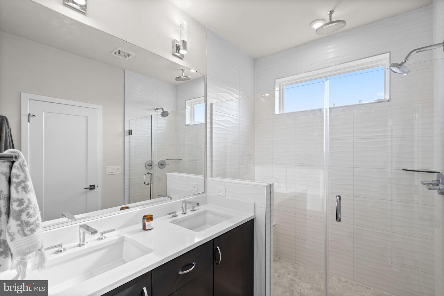 7509 SAWYER FARM WAY #2002, MCLEAN, Virginia 22102, 4 Bedrooms Bedrooms, ,3 BathroomsBathrooms,Residential,For sale,7509 SAWYER FARM WAY #2002,VAFX2280644 MLS # VAFX2280644