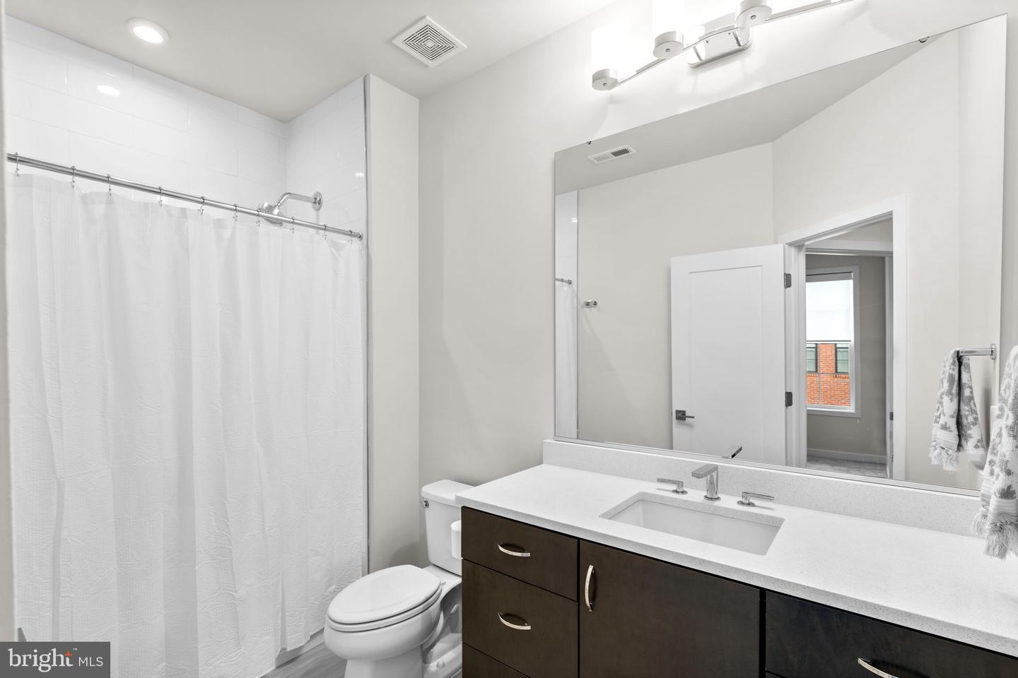 7509 SAWYER FARM WAY #2002, MCLEAN, Virginia 22102, 4 Bedrooms Bedrooms, ,3 BathroomsBathrooms,Residential,For sale,7509 SAWYER FARM WAY #2002,VAFX2280644 MLS # VAFX2280644