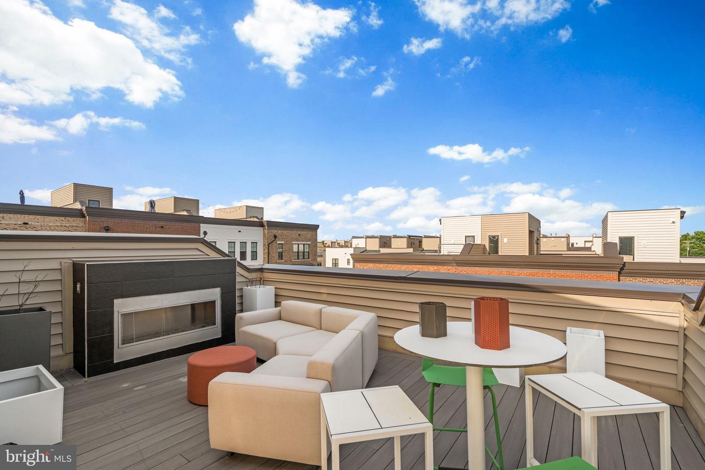 7509 SAWYER FARM WAY #2002, MCLEAN, Virginia 22102, 4 Bedrooms Bedrooms, ,3 BathroomsBathrooms,Residential,For sale,7509 SAWYER FARM WAY #2002,VAFX2280644 MLS # VAFX2280644