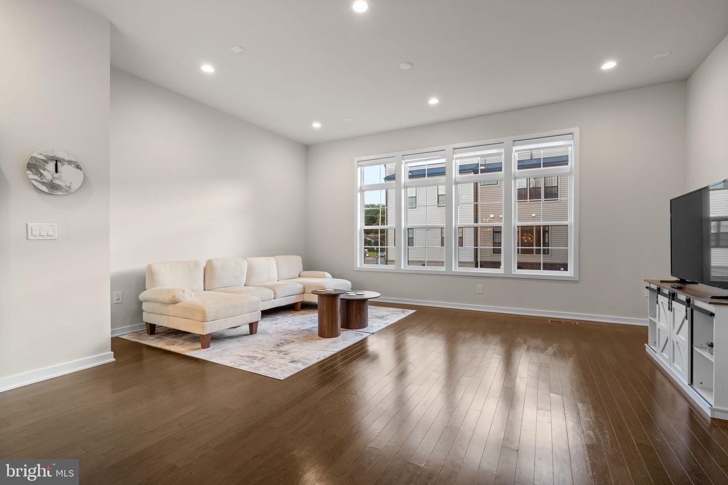 7509 SAWYER FARM WAY #2002, MCLEAN, Virginia 22102, 4 Bedrooms Bedrooms, ,3 BathroomsBathrooms,Residential,For sale,7509 SAWYER FARM WAY #2002,VAFX2280644 MLS # VAFX2280644