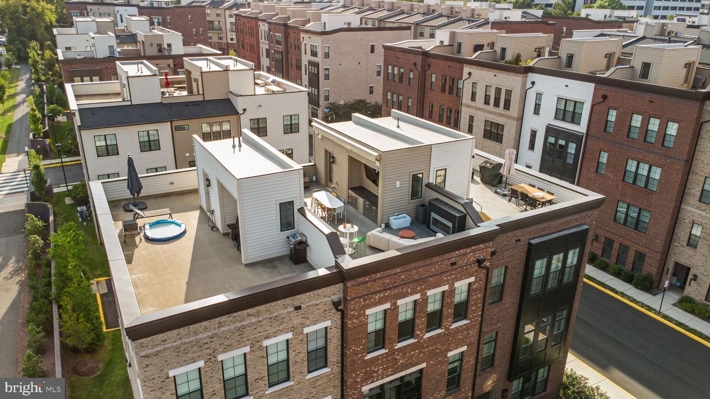 7509 SAWYER FARM WAY #2002, MCLEAN, Virginia 22102, 4 Bedrooms Bedrooms, ,3 BathroomsBathrooms,Residential,For sale,7509 SAWYER FARM WAY #2002,VAFX2280644 MLS # VAFX2280644