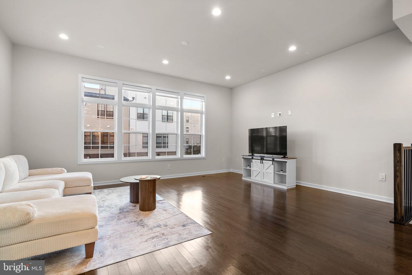 7509 SAWYER FARM WAY #2002, MCLEAN, Virginia 22102, 4 Bedrooms Bedrooms, ,3 BathroomsBathrooms,Residential,For sale,7509 SAWYER FARM WAY #2002,VAFX2280644 MLS # VAFX2280644