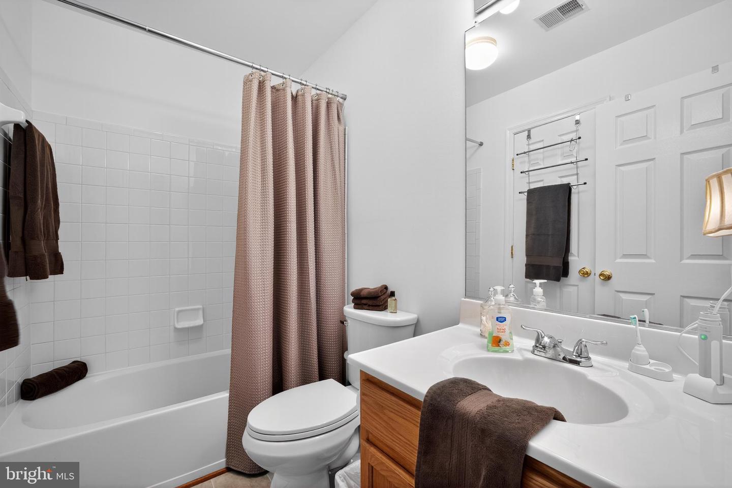 8768 DUNSTABLE LOOP, BRISTOW, Virginia 20136, 3 Bedrooms Bedrooms, 17 Rooms Rooms,3 BathroomsBathrooms,Residential,For sale,8768 DUNSTABLE LOOP,VAPW2108408 MLS # VAPW2108408