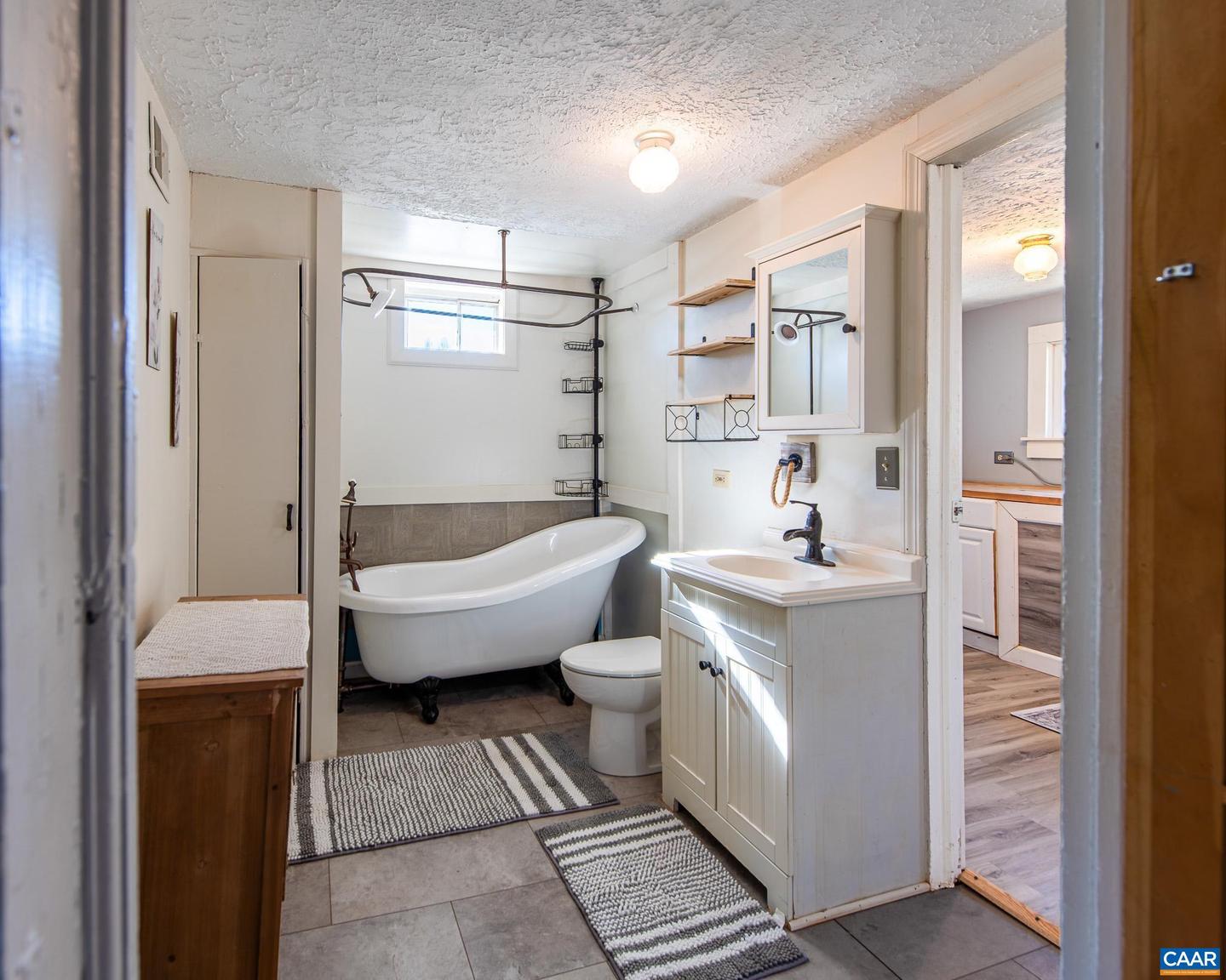 22 QUARTER LN, BUCKINGHAM, Virginia 23921, 2 Bedrooms Bedrooms, ,1 BathroomBathrooms,Residential,For sale,22 QUARTER LN,671490 MLS # 671490