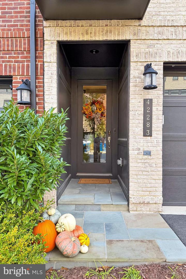 42283 ASHMEAD TER, BRAMBLETON, Virginia 20148, 3 Bedrooms Bedrooms, ,3 BathroomsBathrooms,Residential,For sale,42283 ASHMEAD TER,VALO2109180 MLS # VALO2109180