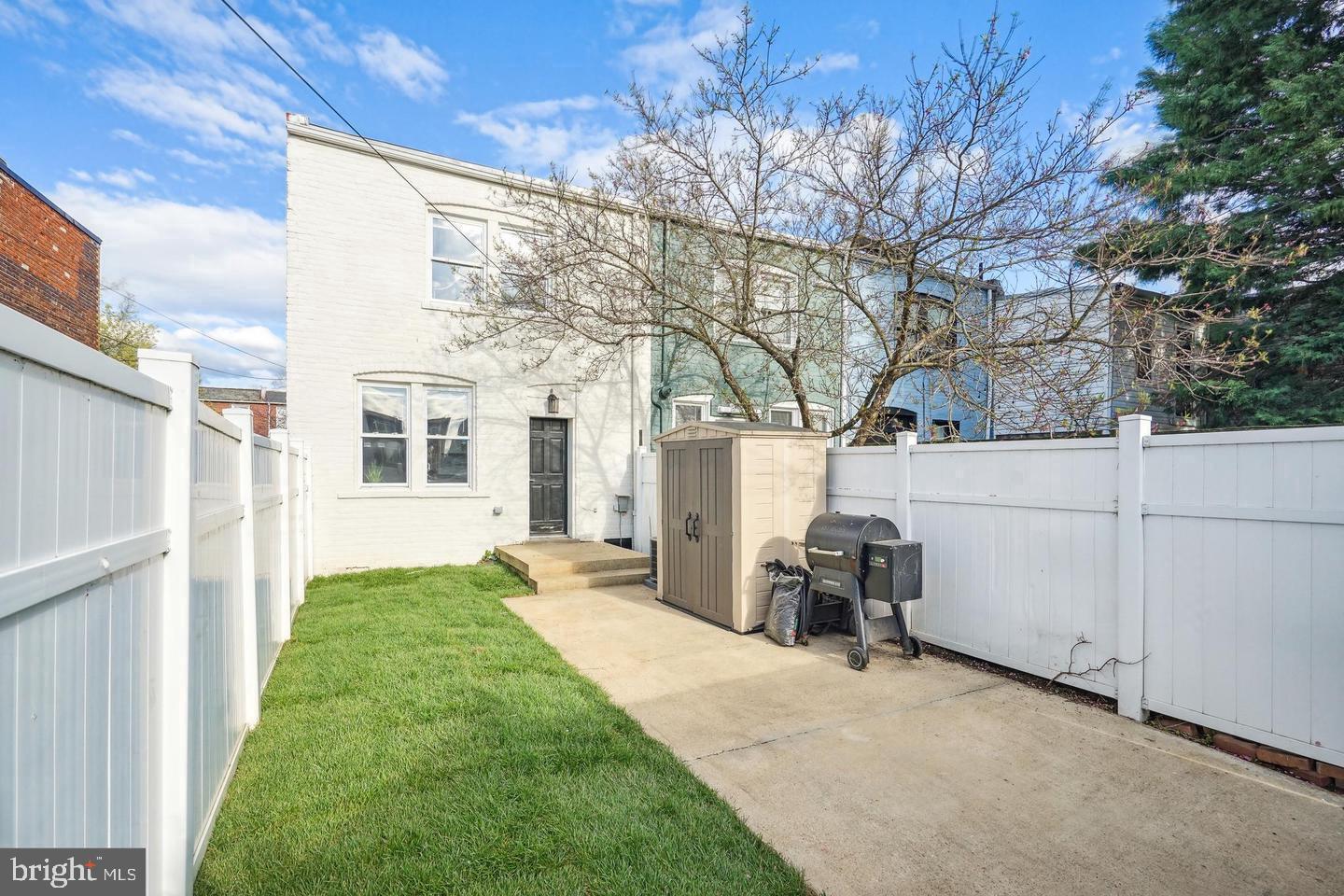 325 17TH ST SE, WASHINGTON, District Of Columbia 20003, 2 Bedrooms Bedrooms, ,1 BathroomBathrooms,Residential,For sale,325 17TH ST SE,DCDC2228690 MLS # DCDC2228690