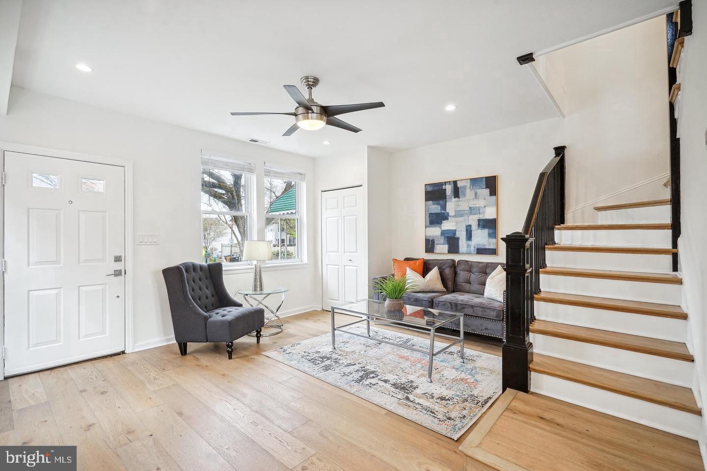 325 17TH ST SE, WASHINGTON, District Of Columbia 20003, 2 Bedrooms Bedrooms, ,1 BathroomBathrooms,Residential,For sale,325 17TH ST SE,DCDC2228690 MLS # DCDC2228690