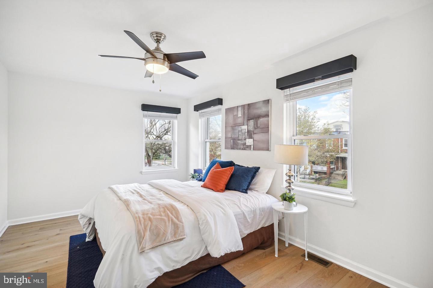 325 17TH ST SE, WASHINGTON, District Of Columbia 20003, 2 Bedrooms Bedrooms, ,1 BathroomBathrooms,Residential,For sale,325 17TH ST SE,DCDC2228690 MLS # DCDC2228690