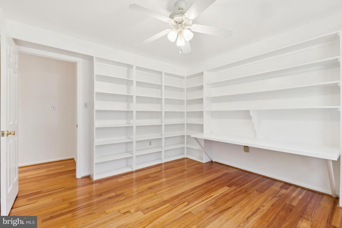 2724 BERRYLAND DR, OAKTON, Virginia 22124, 4 Bedrooms Bedrooms, 13 Rooms Rooms,4 BathroomsBathrooms,Residential,For sale,2724 BERRYLAND DR,VAFX2276184 MLS # VAFX2276184