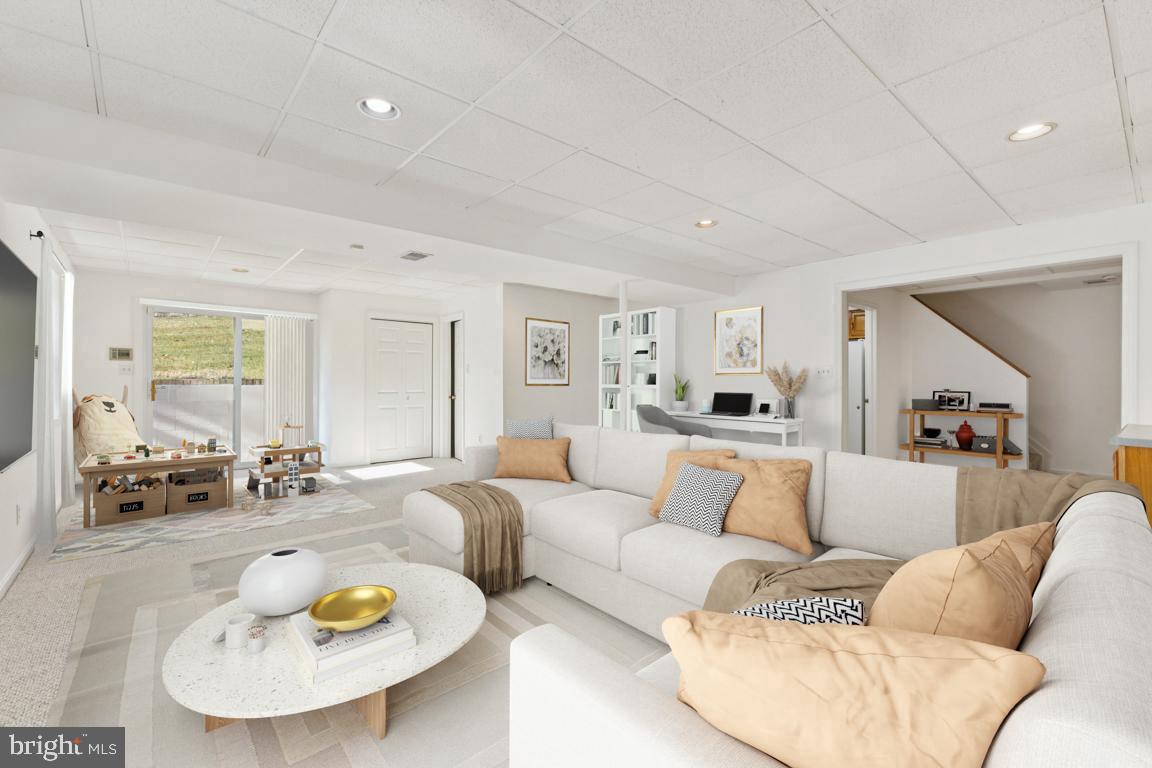 2724 BERRYLAND DR, OAKTON, Virginia 22124, 4 Bedrooms Bedrooms, 13 Rooms Rooms,4 BathroomsBathrooms,Residential,For sale,2724 BERRYLAND DR,VAFX2276184 MLS # VAFX2276184