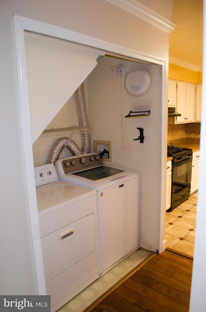 12551 KEMPSTON LN, WOODBRIDGE, Virginia 22192, 3 Bedrooms Bedrooms, ,2 BathroomsBathrooms,Residential,For sale,12551 KEMPSTON LN,VAPW2107296 MLS # VAPW2107296