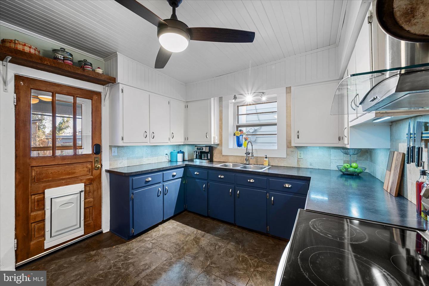 414 S CAMERON ST, WINCHESTER, Virginia 22601, 3 Bedrooms Bedrooms, 9 Rooms Rooms,2 BathroomsBathrooms,Residential,For sale,414 S CAMERON ST,VAWI2009506 MLS # VAWI2009506