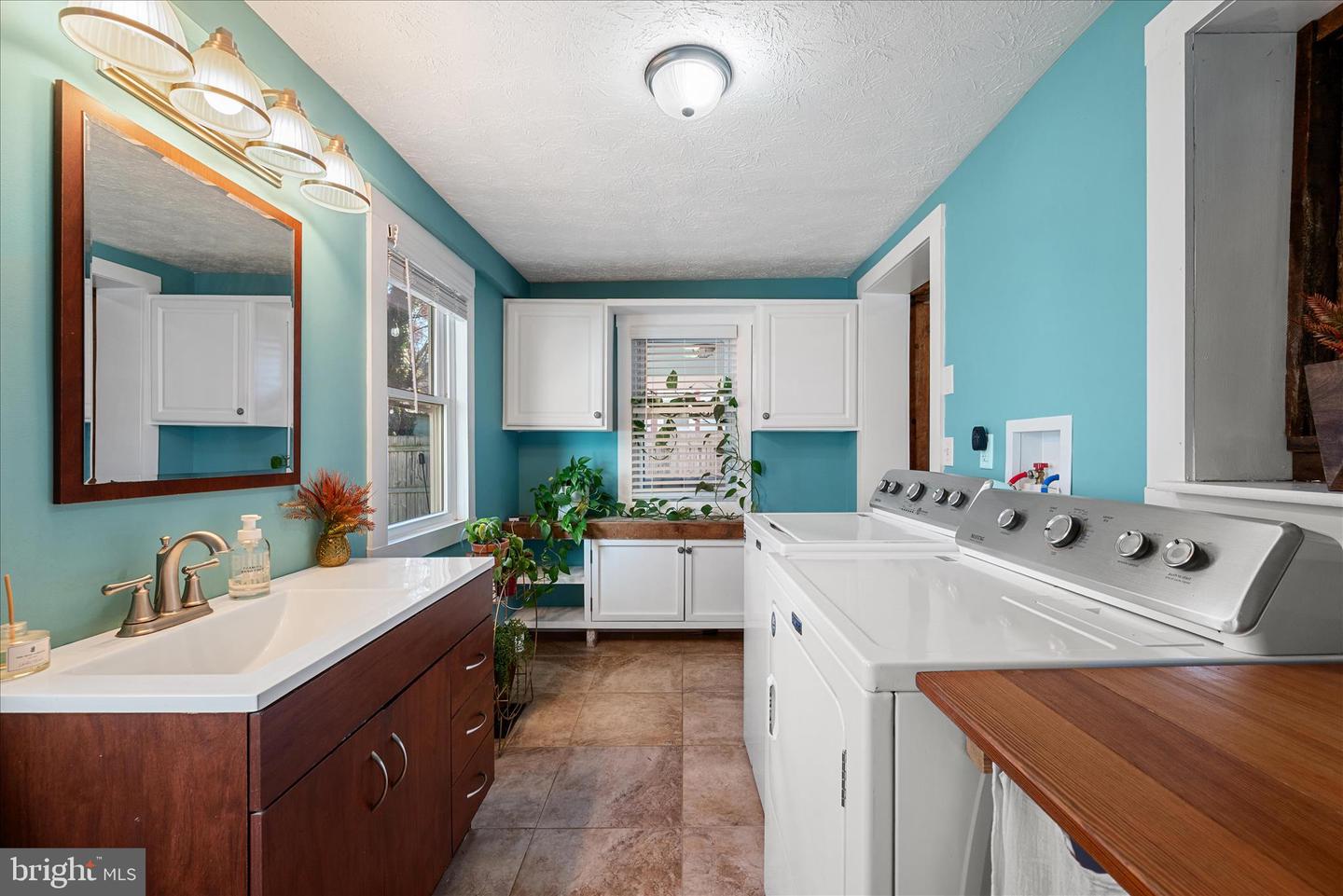 414 S CAMERON ST, WINCHESTER, Virginia 22601, 3 Bedrooms Bedrooms, 9 Rooms Rooms,2 BathroomsBathrooms,Residential,For sale,414 S CAMERON ST,VAWI2009506 MLS # VAWI2009506