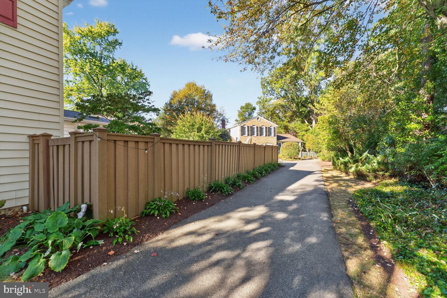 8110 NORTHUMBERLAND RD, SPRINGFIELD, Virginia 22153, 5 Bedrooms Bedrooms, ,3 BathroomsBathrooms,Residential,For sale,8110 NORTHUMBERLAND RD,VAFX2280076 MLS # VAFX2280076