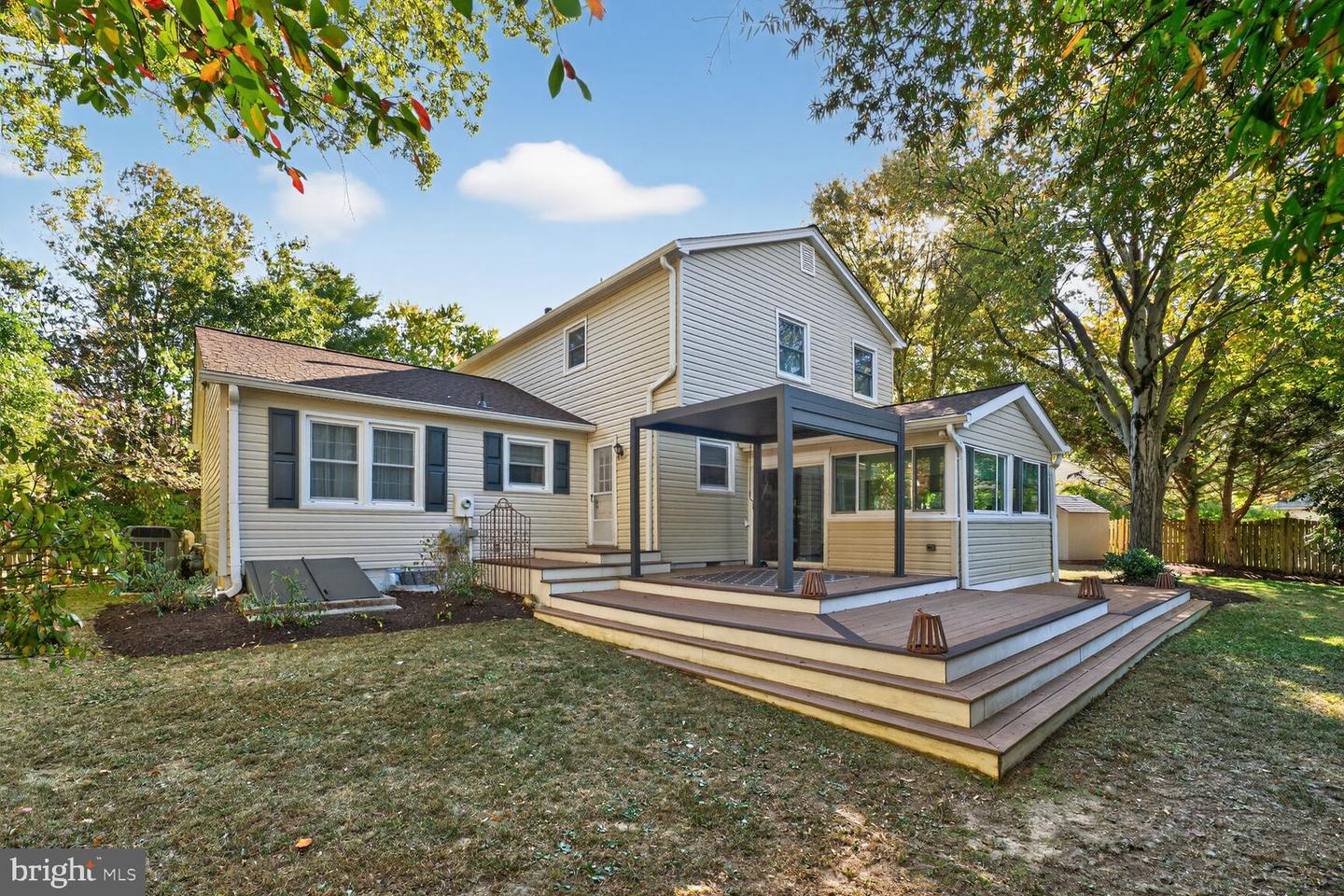 8110 NORTHUMBERLAND RD, SPRINGFIELD, Virginia 22153, 5 Bedrooms Bedrooms, ,3 BathroomsBathrooms,Residential,For sale,8110 NORTHUMBERLAND RD,VAFX2280076 MLS # VAFX2280076