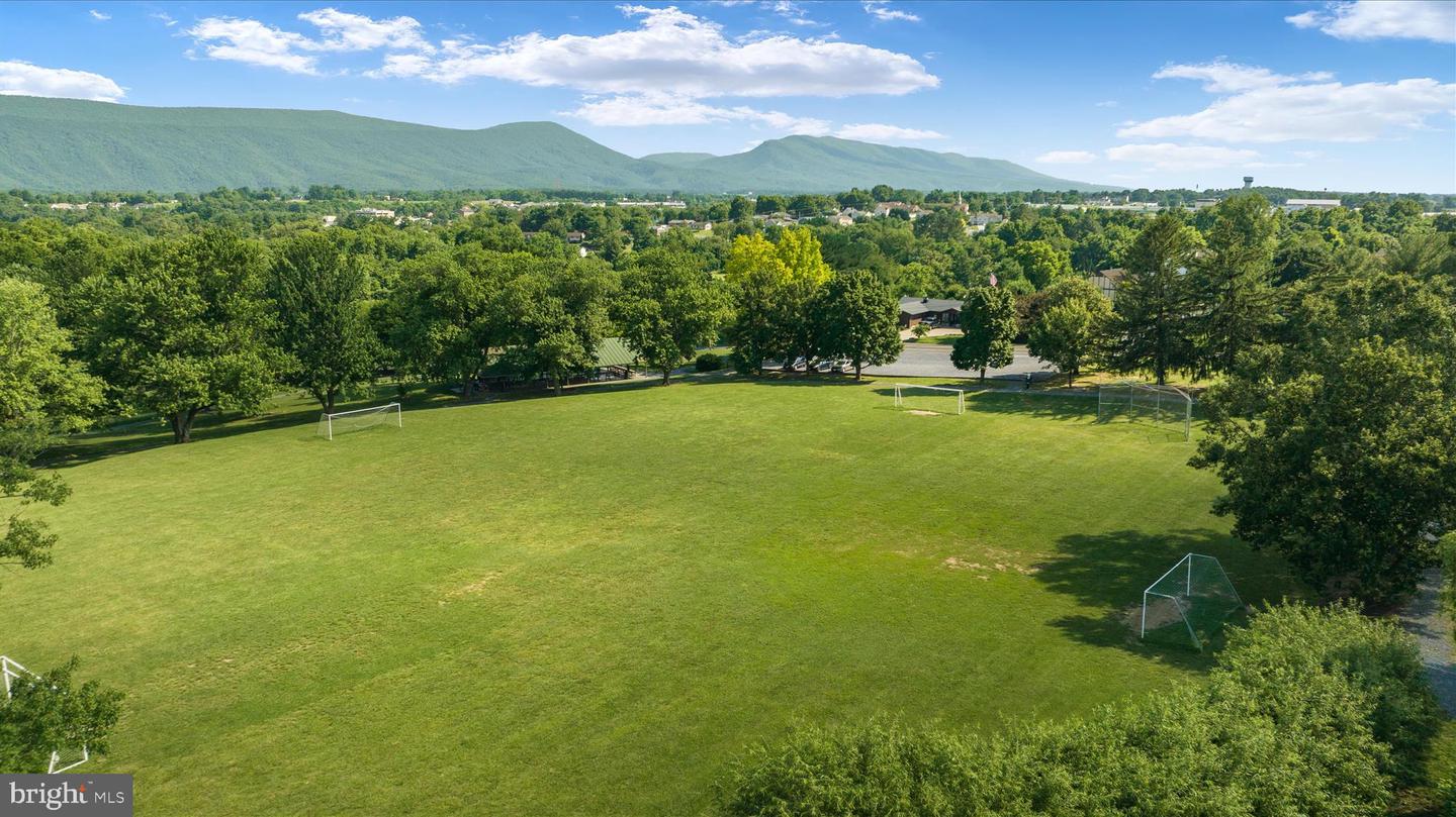 422 N MAIN ST, WOODSTOCK, Virginia 22664, 5 Bedrooms Bedrooms, ,3 BathroomsBathrooms,Residential,For sale,422 N MAIN ST,VASH2013124 MLS # VASH2013124