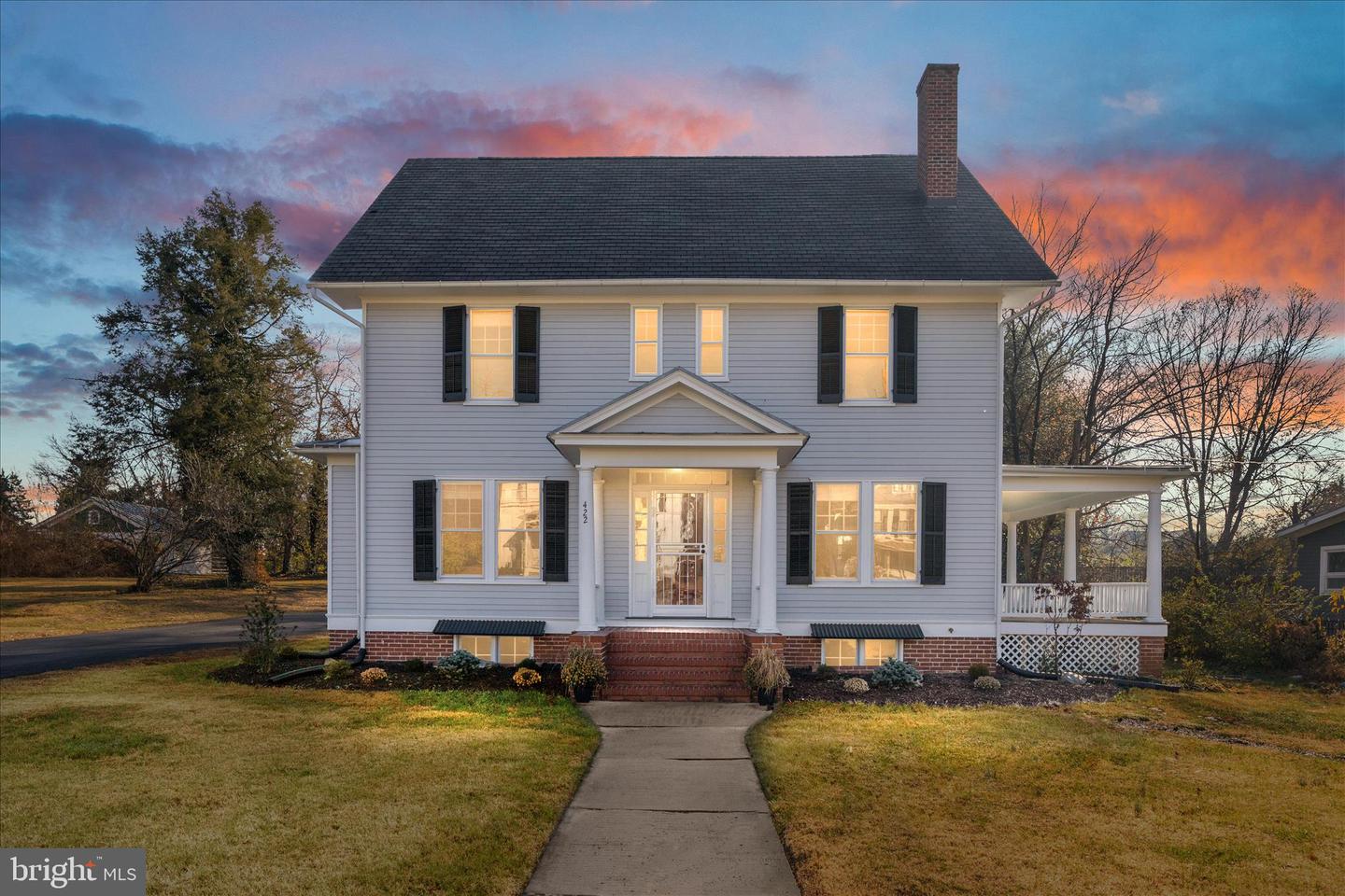 422 N MAIN ST, WOODSTOCK, Virginia 22664, 5 Bedrooms Bedrooms, ,3 BathroomsBathrooms,Residential,For sale,422 N MAIN ST,VASH2013124 MLS # VASH2013124